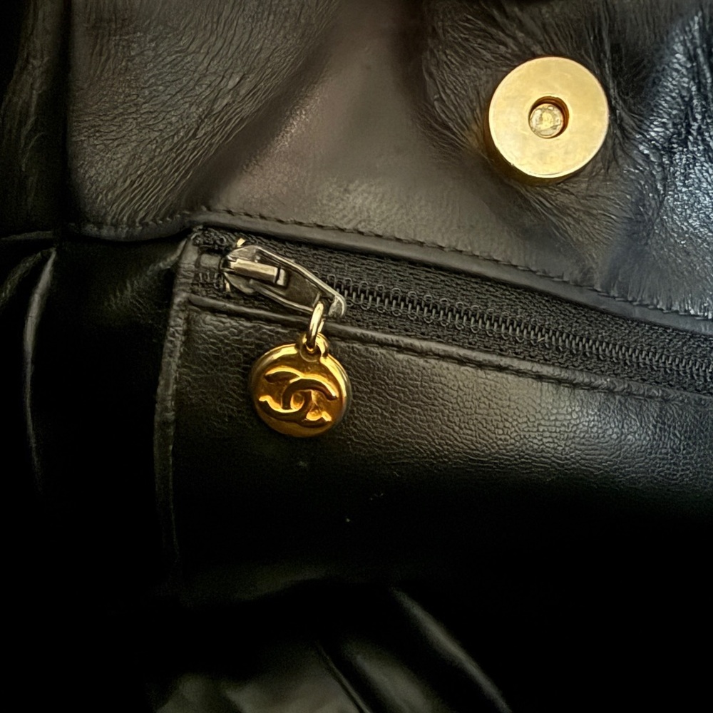 Chanel Vintage CC Shopping Tote - Picture 13 of 14